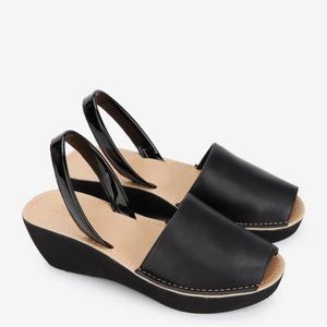 Black Kenneth Cole Reaction Sandals | size 7.5